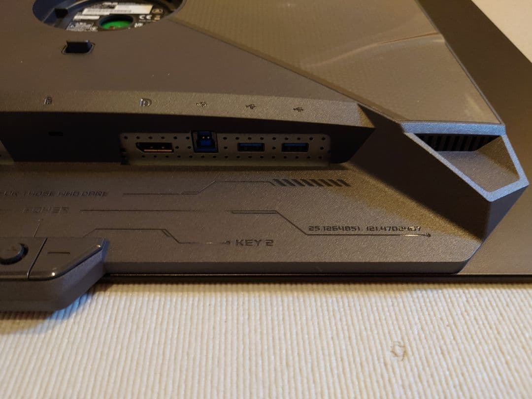 ASUS ROG Swift OLED PG27AQDM 27型 240Hz