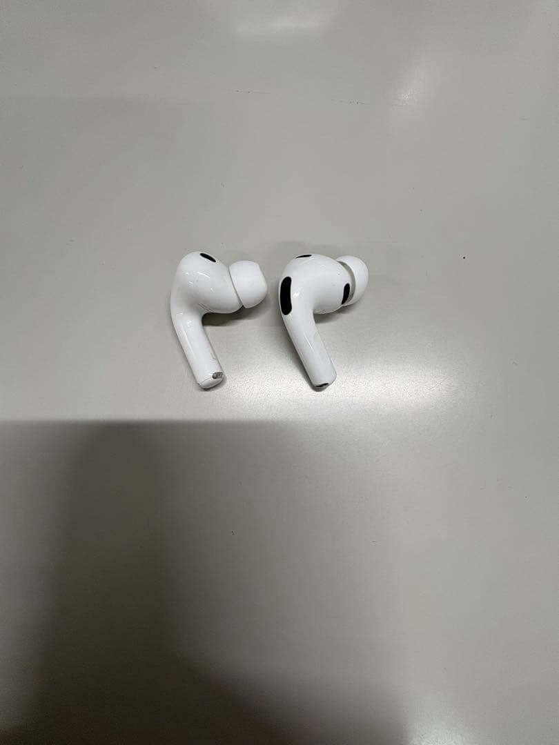 【ほぼ未使用に近い】Apple AirPods Pro3 本体
