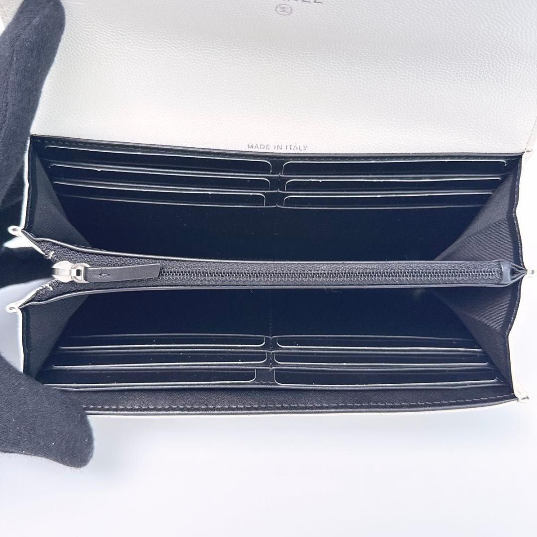 シャネル マトラッセ ココマーク キャビアスキン ホワイト 二つ折り長財布