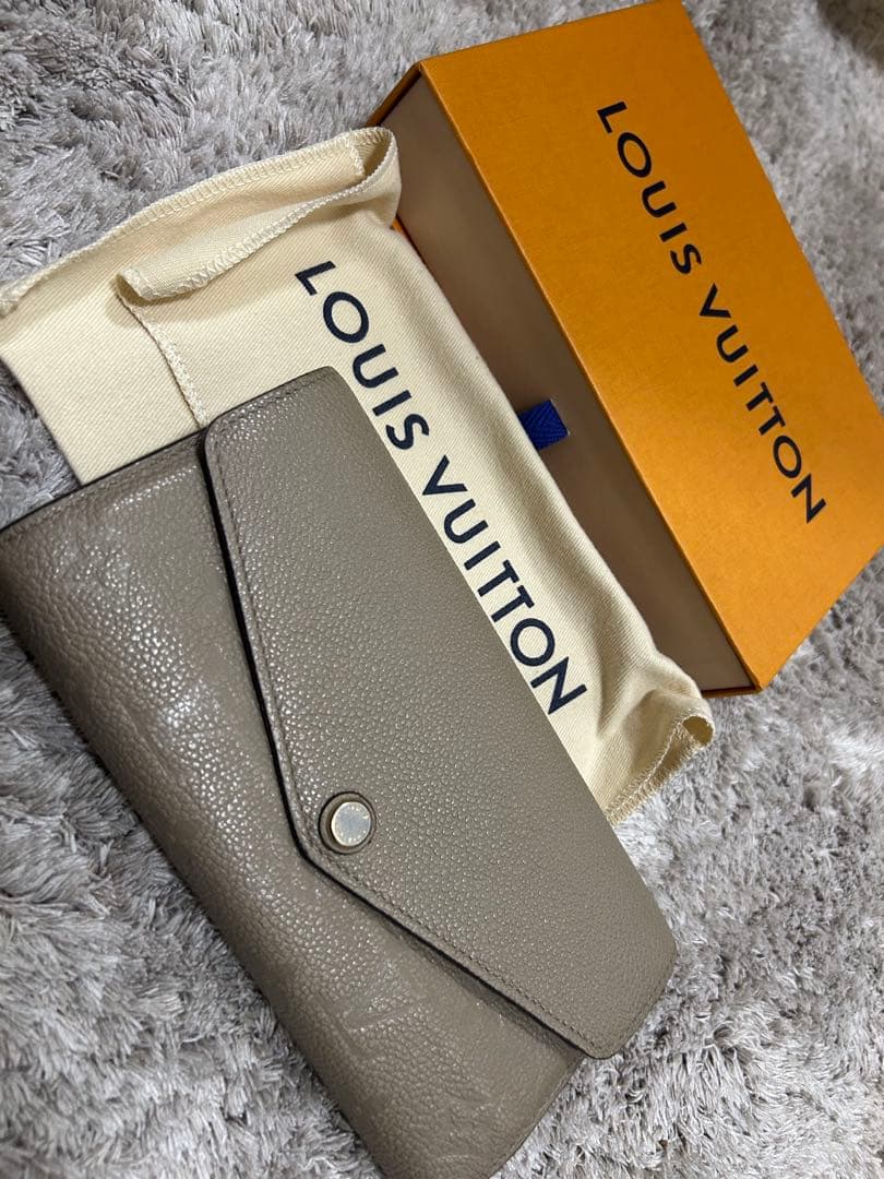 ルイヴィトン　長財布　ポルトフォイユサラ