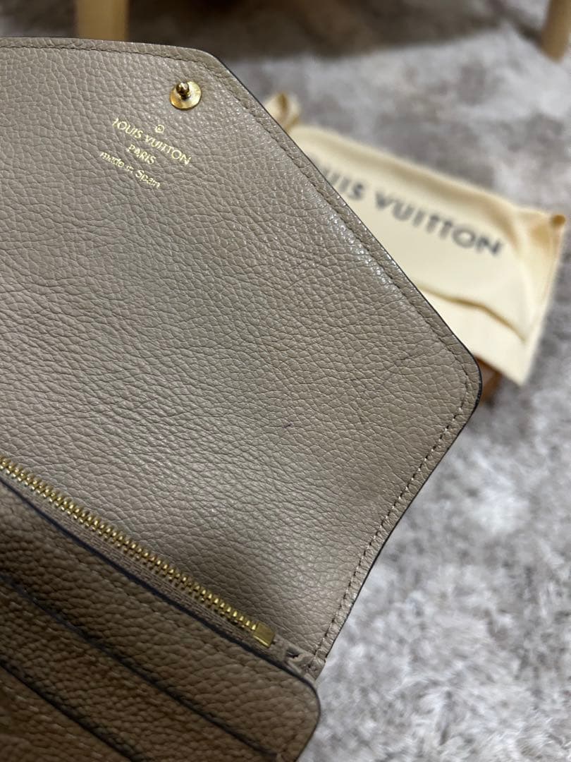 ルイヴィトン　長財布　ポルトフォイユサラ