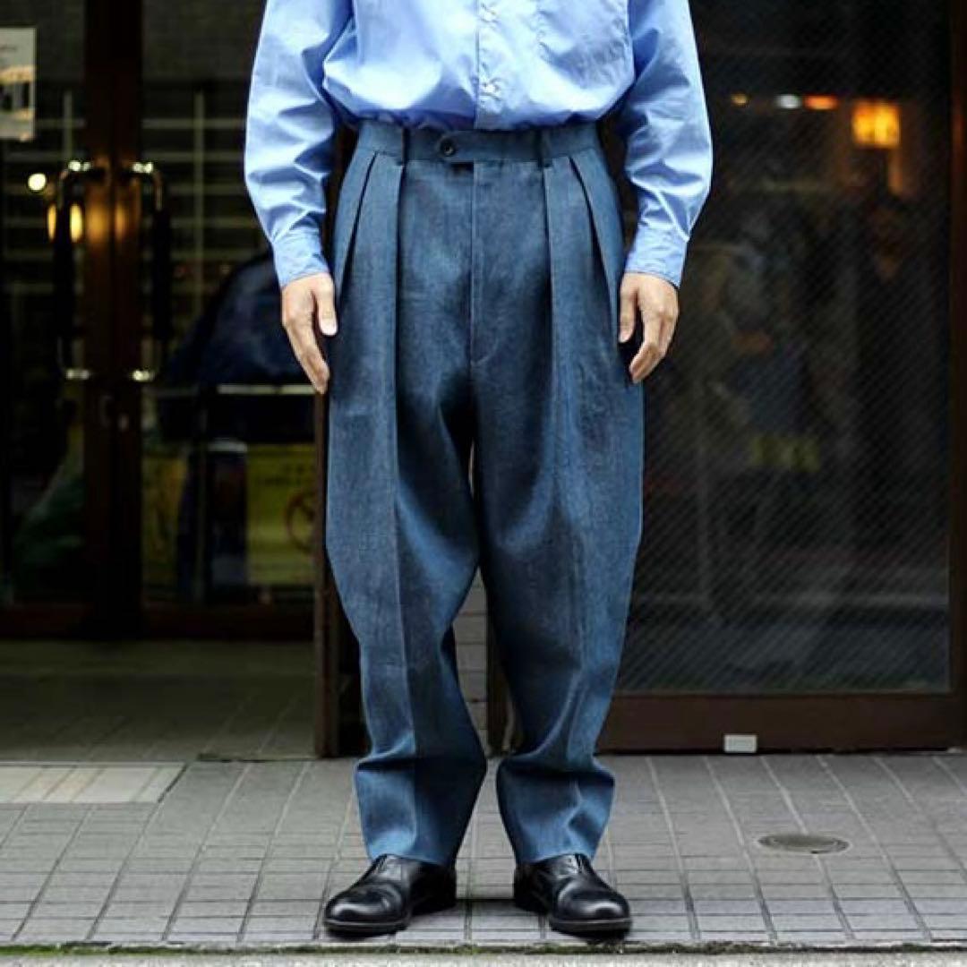 パンツ INTERIM DENIM 2-TUCK WIDE TAPERED SLACKS
