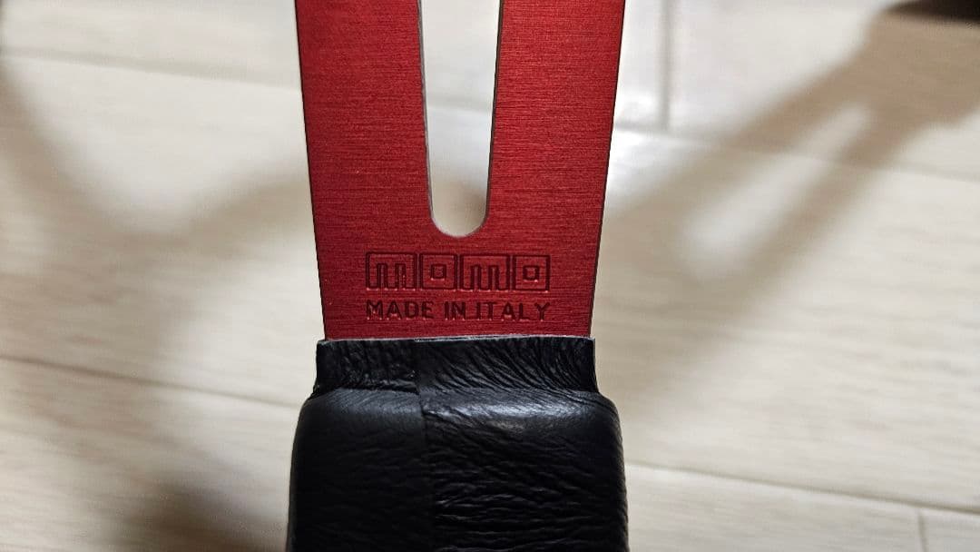 MOMO ステアリング ウルトラジャパン