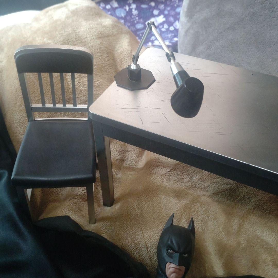 ホットトイズ　バットマン　ダークナイトライジング　尋問机セット