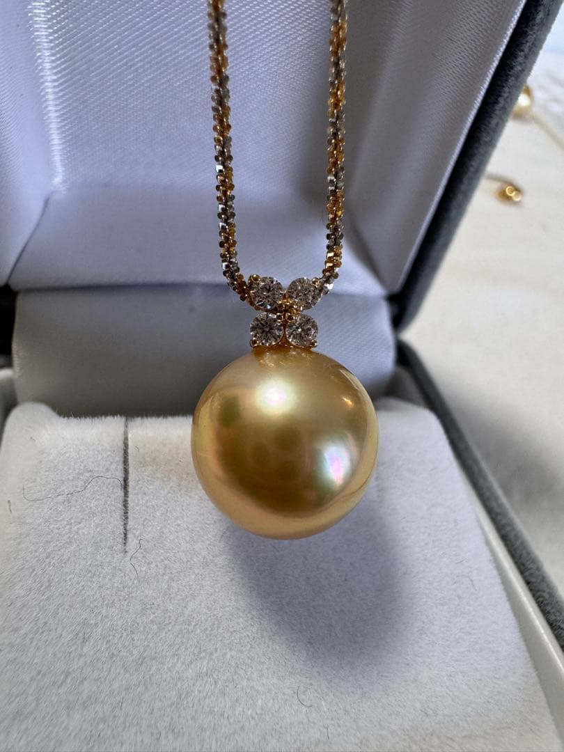 新品　超高品質　天然南洋白蝶ゴールデンパールペンダント