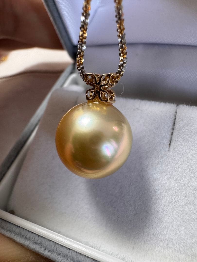 新品　超高品質　天然南洋白蝶ゴールデンパールペンダント