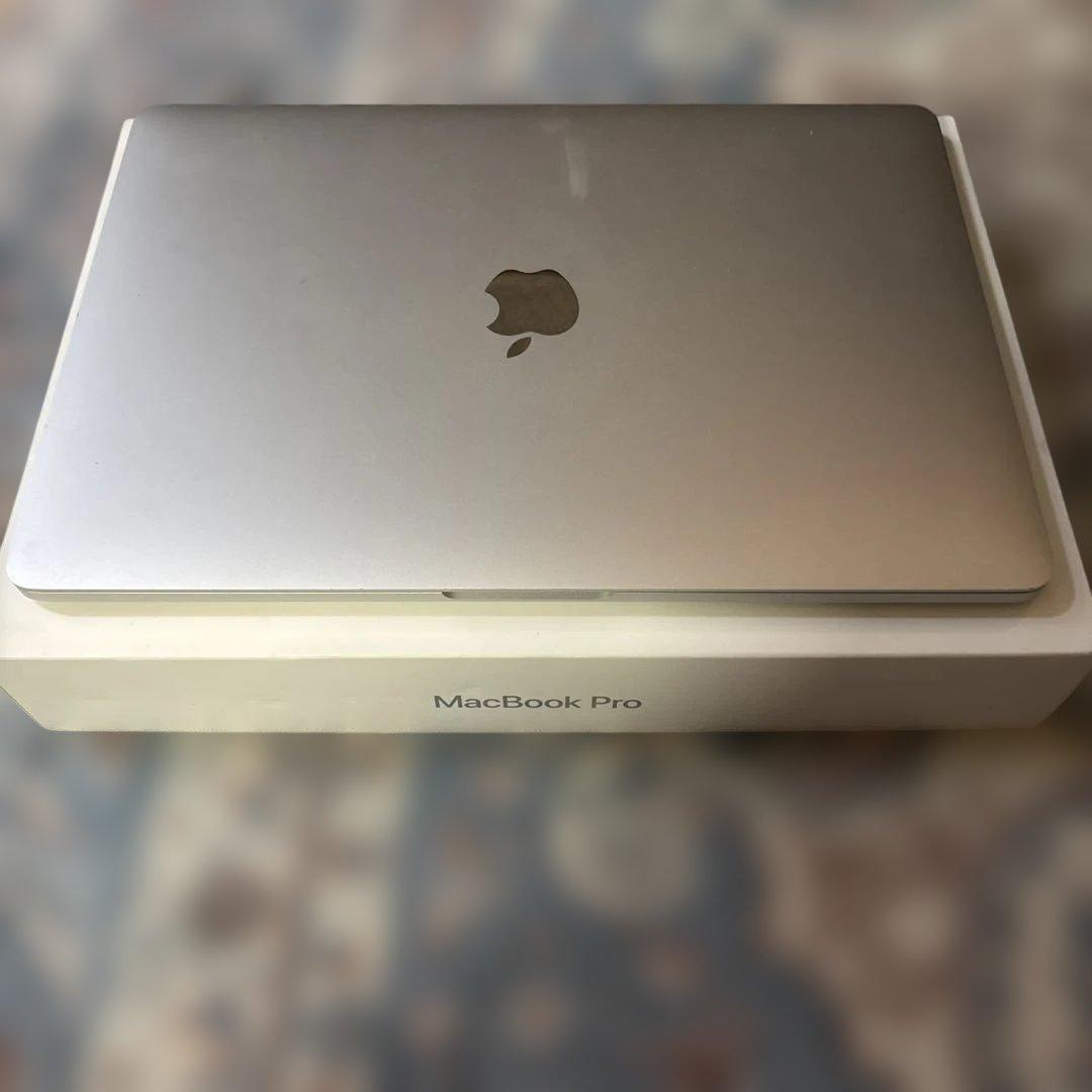 MacBook Pro 2018 本体(箱付き)