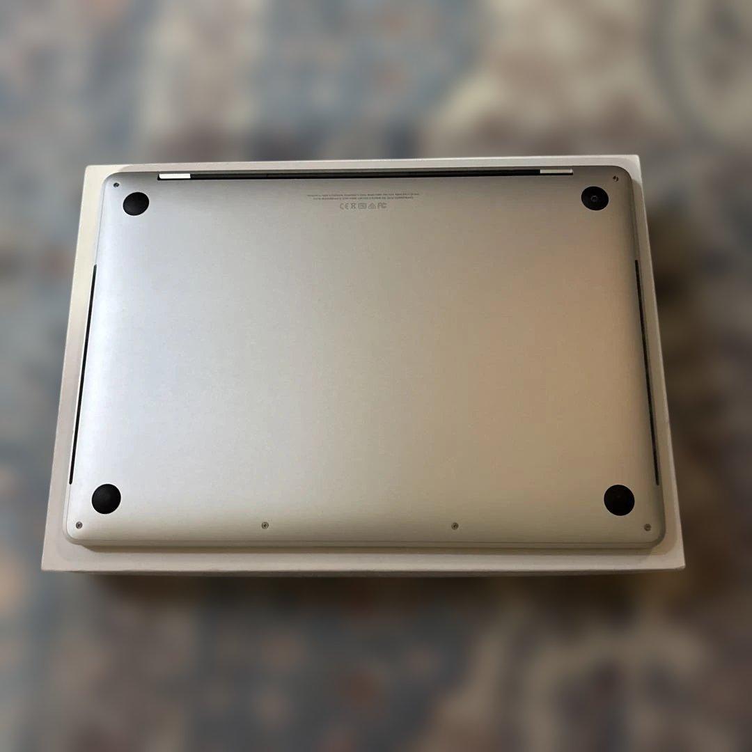 MacBook Pro 2018 本体(箱付き)