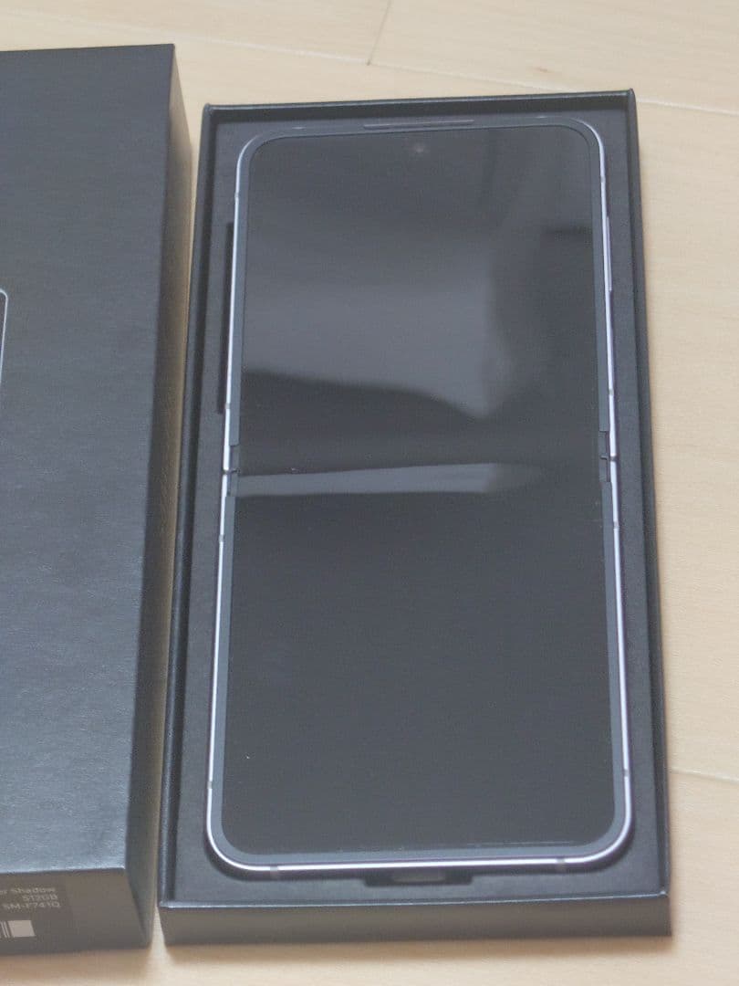 Galaxy Z Flip6 512GB シルバーシャドウ
