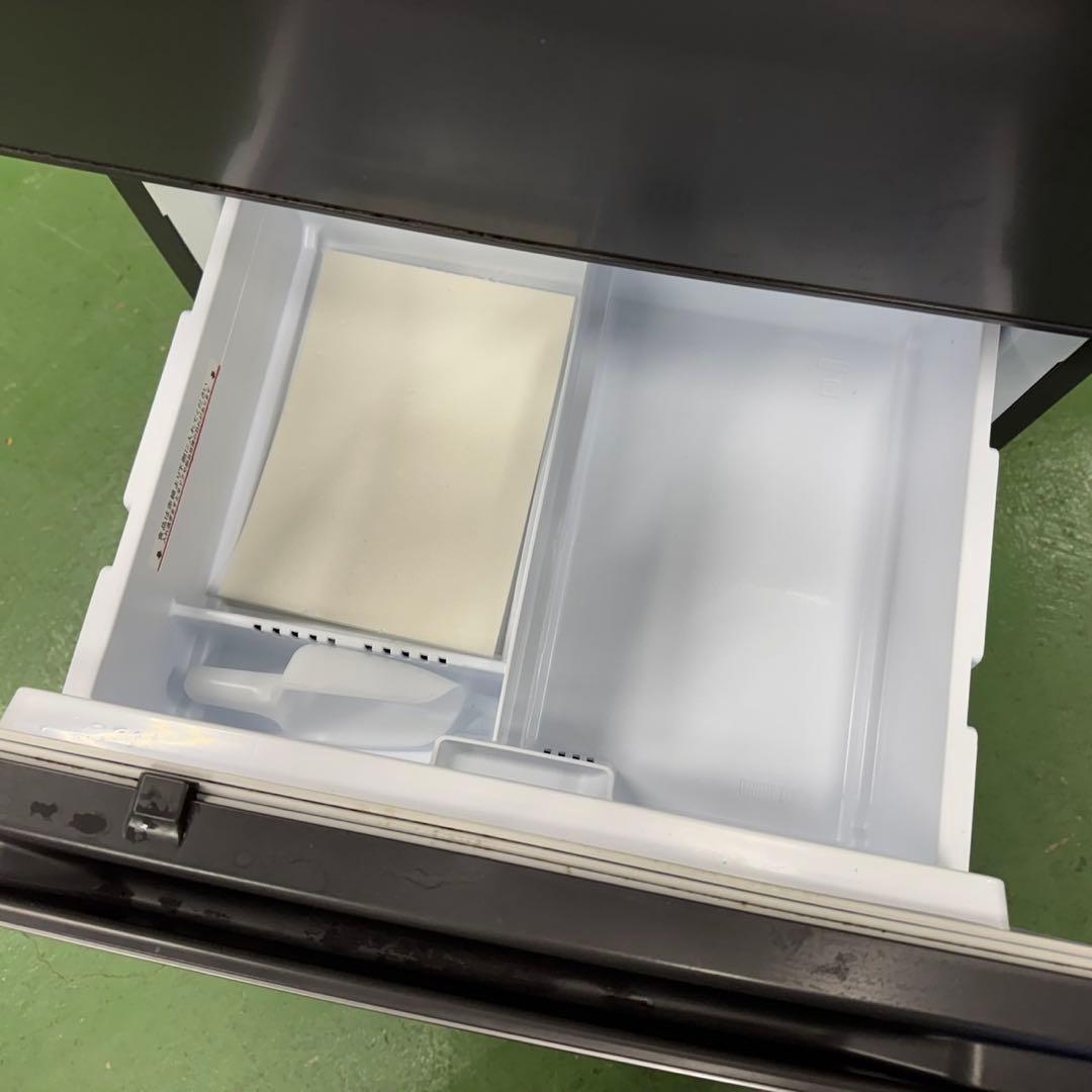 161 三菱　大型冷蔵庫　272L 200L強　小型　家庭用　自動製氷　単身用