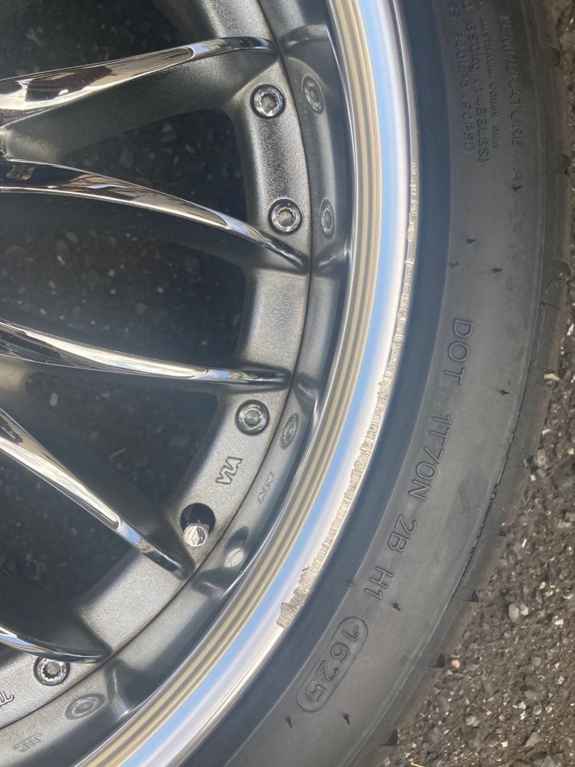 ワーク　シーカー19インチ　タイヤバリ山