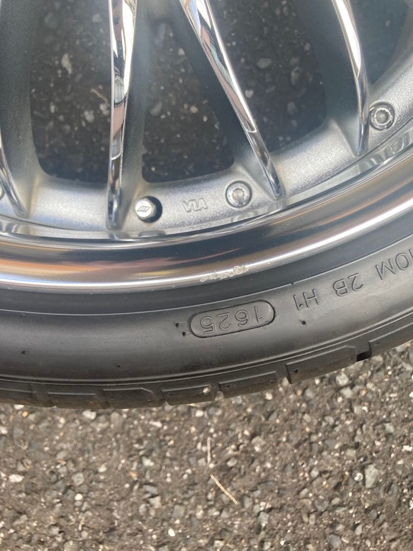 ワーク　シーカー19インチ　タイヤバリ山