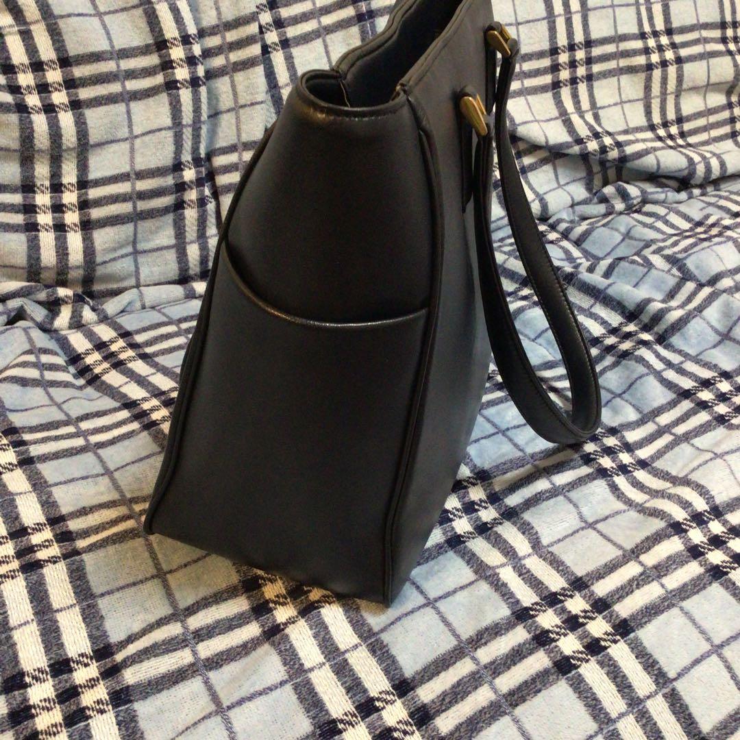 美品❤️kay Me ヴィーガンレザーエアリートートバッグ ビジネス用