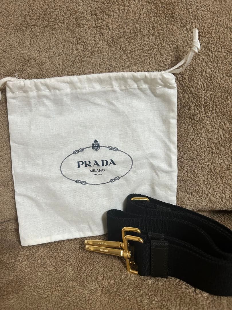 【未使用品】PRADA カナパブラックキャンバスストラップ　黒　ゴールド金具