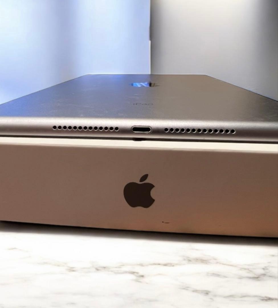 Apple iPad（第5世代）Wi-Fiモデル 128GB スペースグレイ