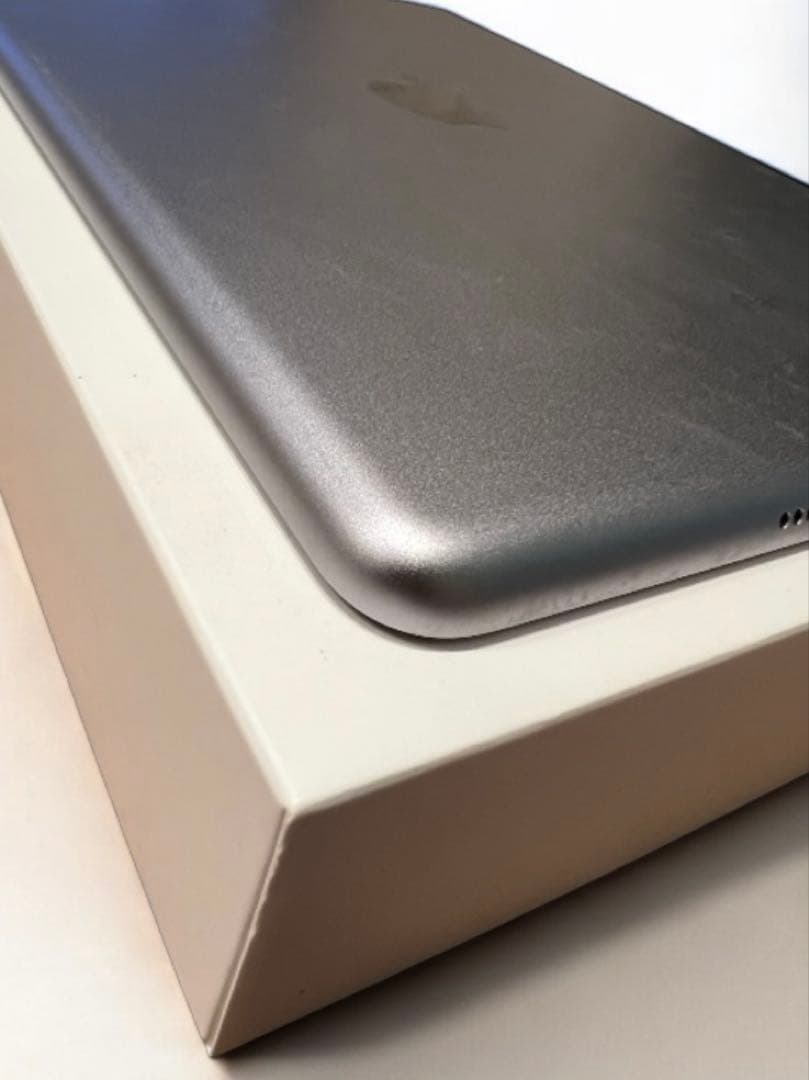 Apple iPad（第5世代）Wi-Fiモデル 128GB スペースグレイ