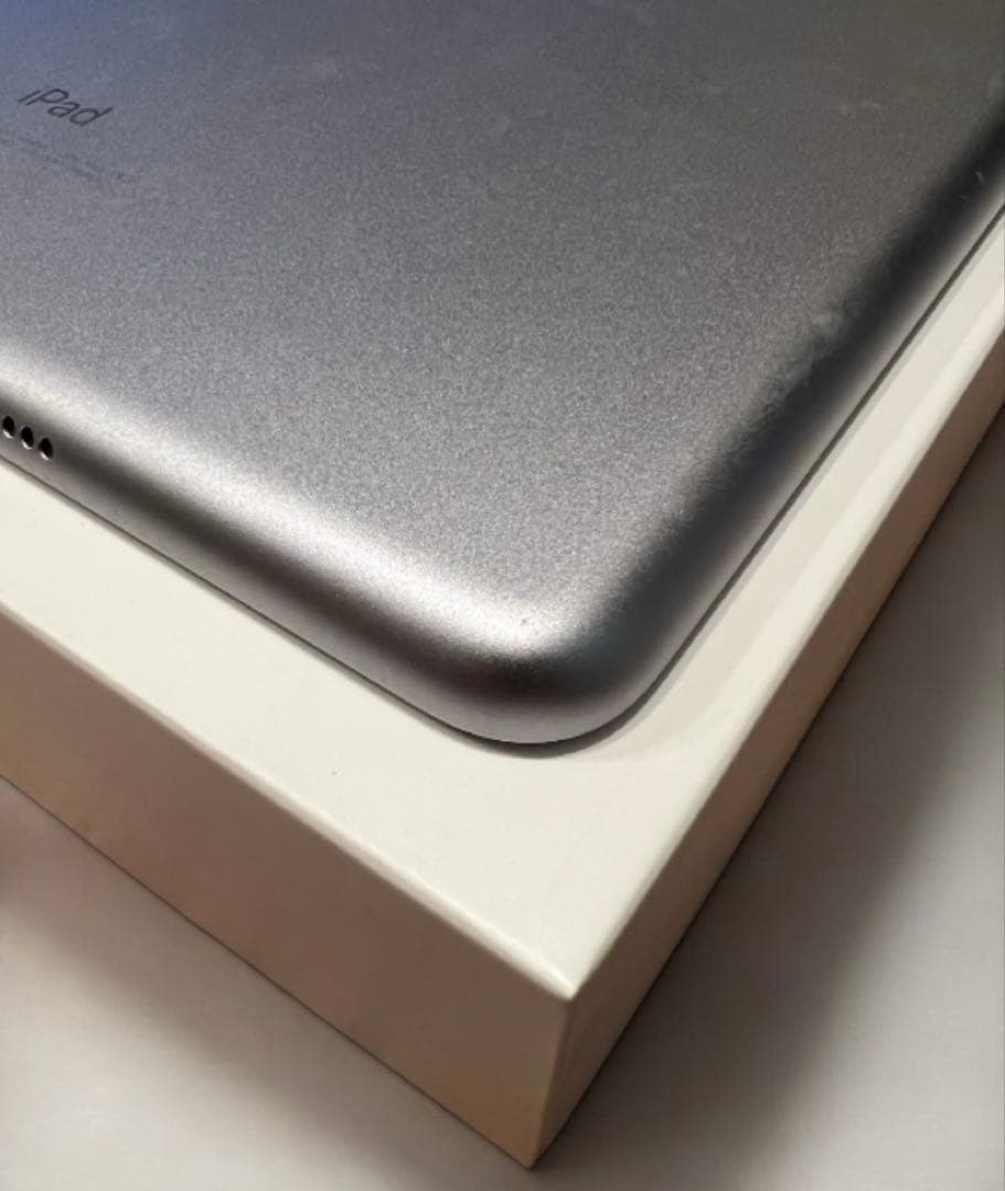 Apple iPad（第5世代）Wi-Fiモデル 128GB スペースグレイ