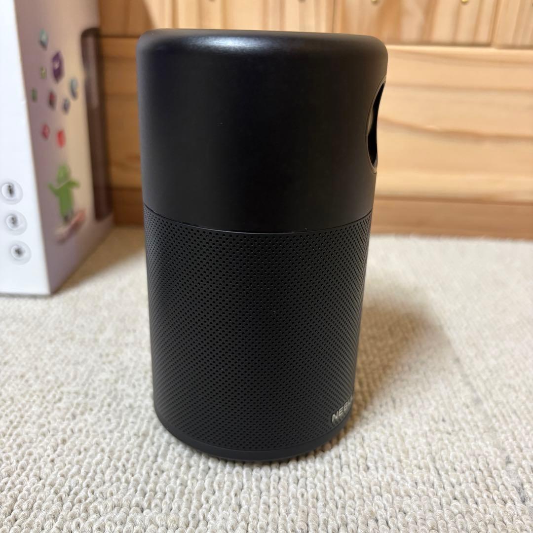 Anker Nebula Capsule 小型プロジェクター