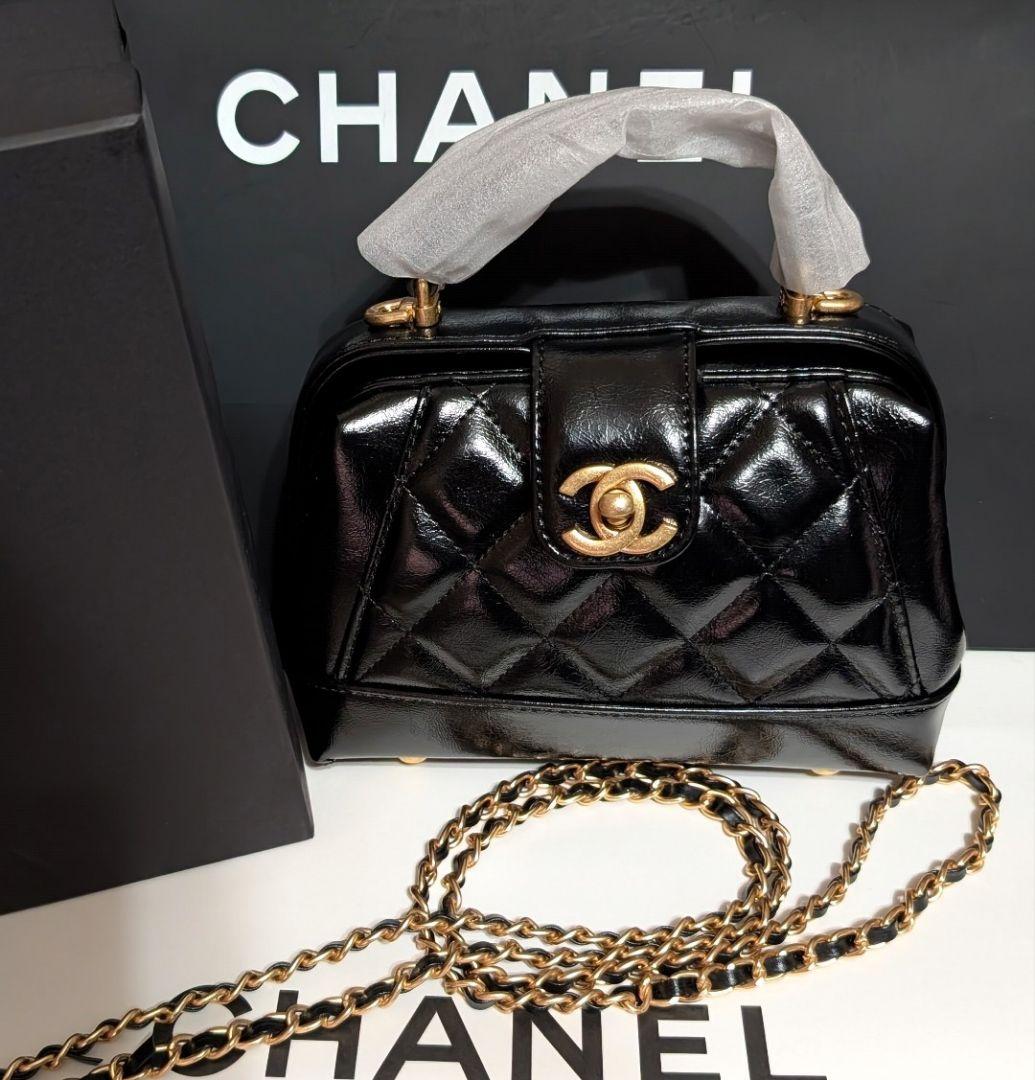 CHANEL ノベルティキルティングチェーンショルダー エナメル バッグ2way