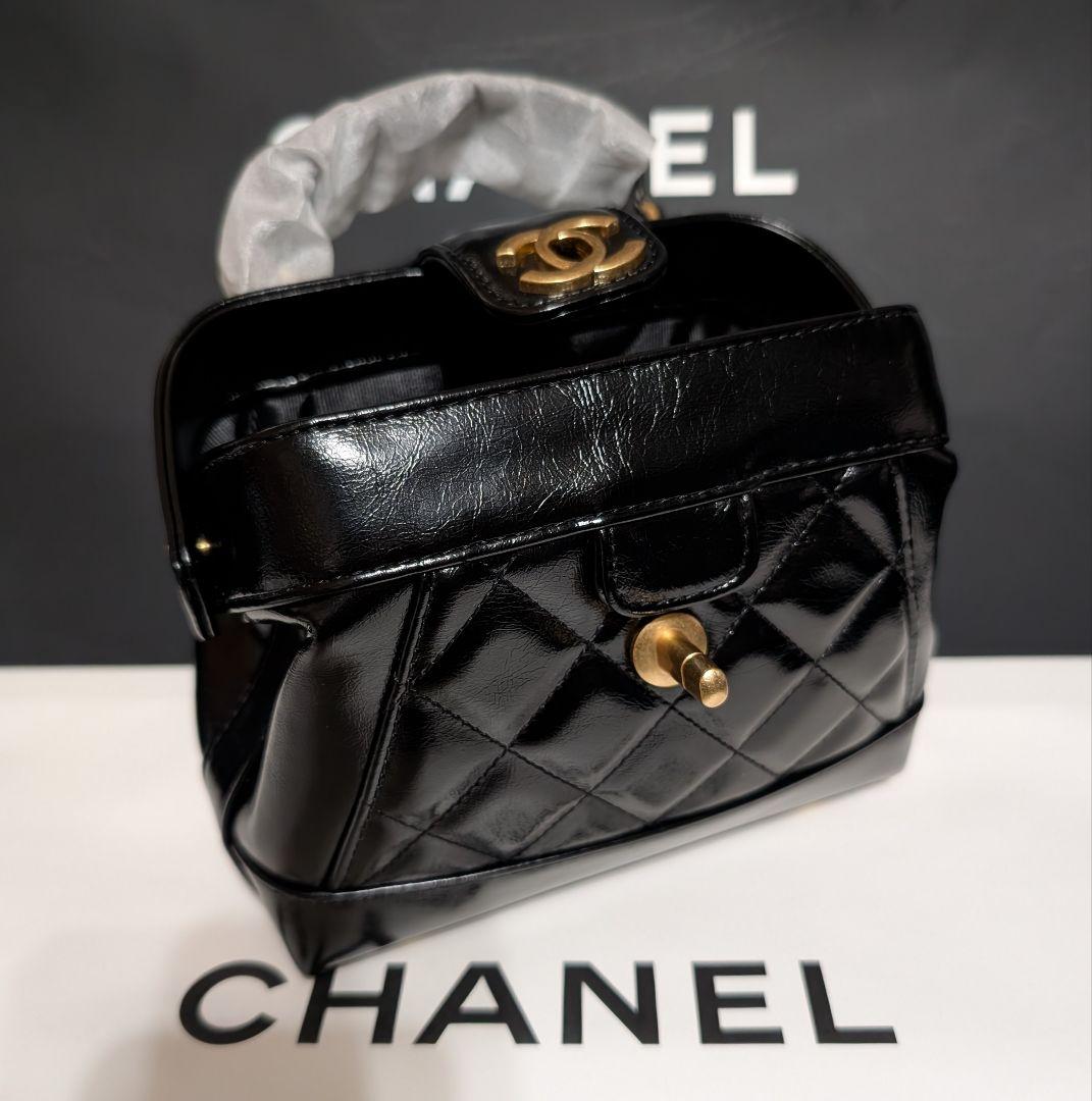 CHANEL ノベルティキルティングチェーンショルダー エナメル バッグ2way