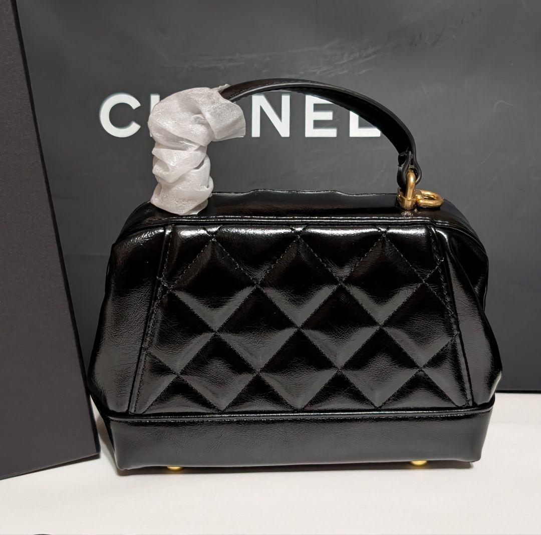 CHANEL ノベルティキルティングチェーンショルダー エナメル バッグ2way