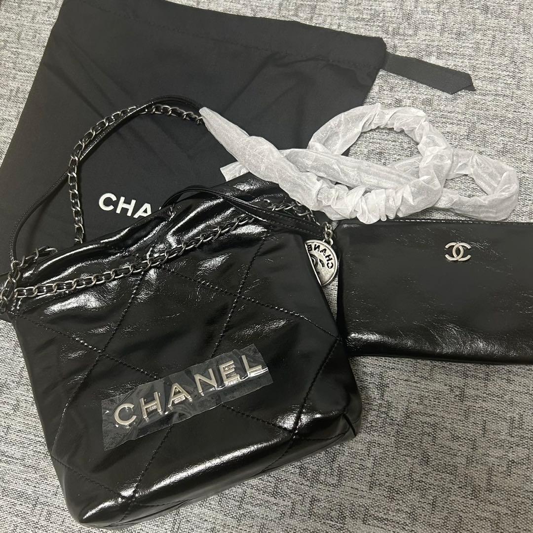 CHANEL ノベルティショルダーバッグキルティング　希少シルバー