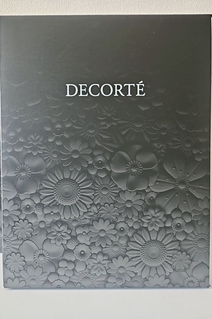 1/31迄お値下げ!! コスメデコルテ エターナルエレガンス ボックス 2025