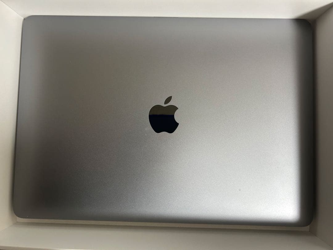 M1 MacBook Air 13インチ　スペースグレイ
