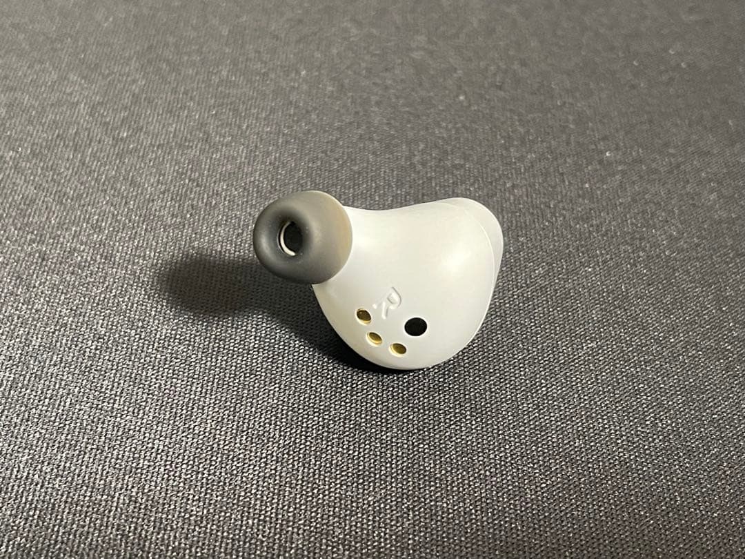 イヤホン SteelSeries Arctis GameBuds white