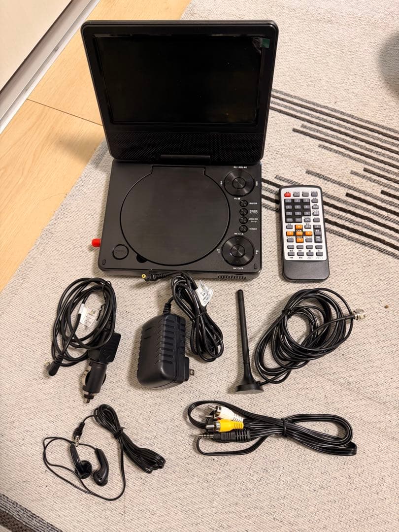 夢グループ ポータブルDVDプレーヤー DT-DV2406-7