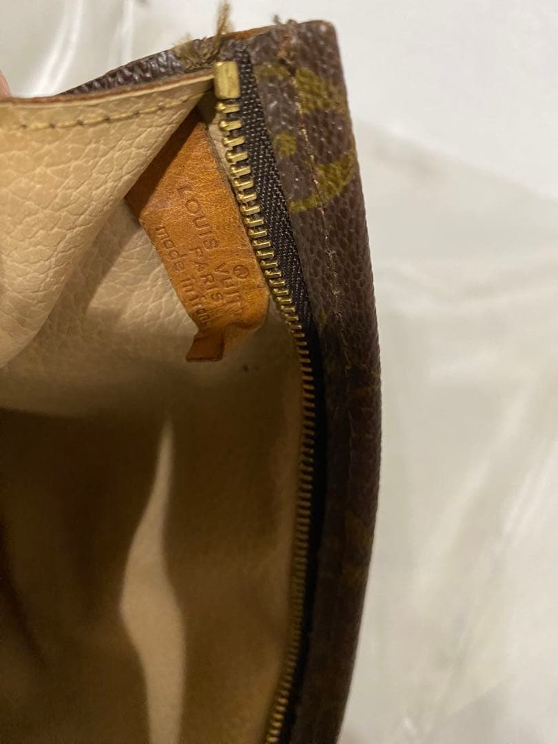 ルイビトン　サイドバッグ