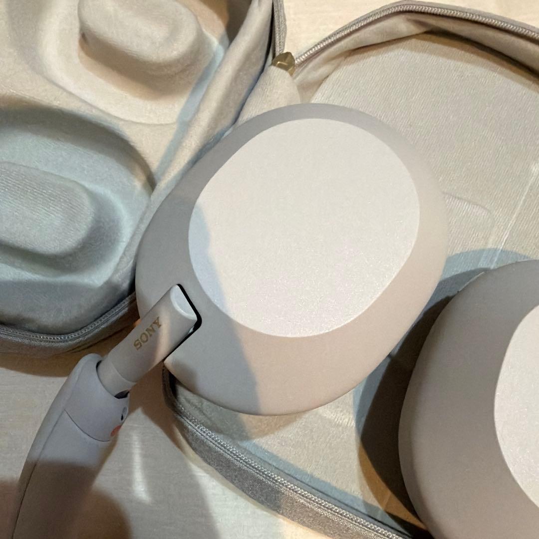 ワイヤレスヘッドホン グレー 専用ケース付きWH-1000XM5