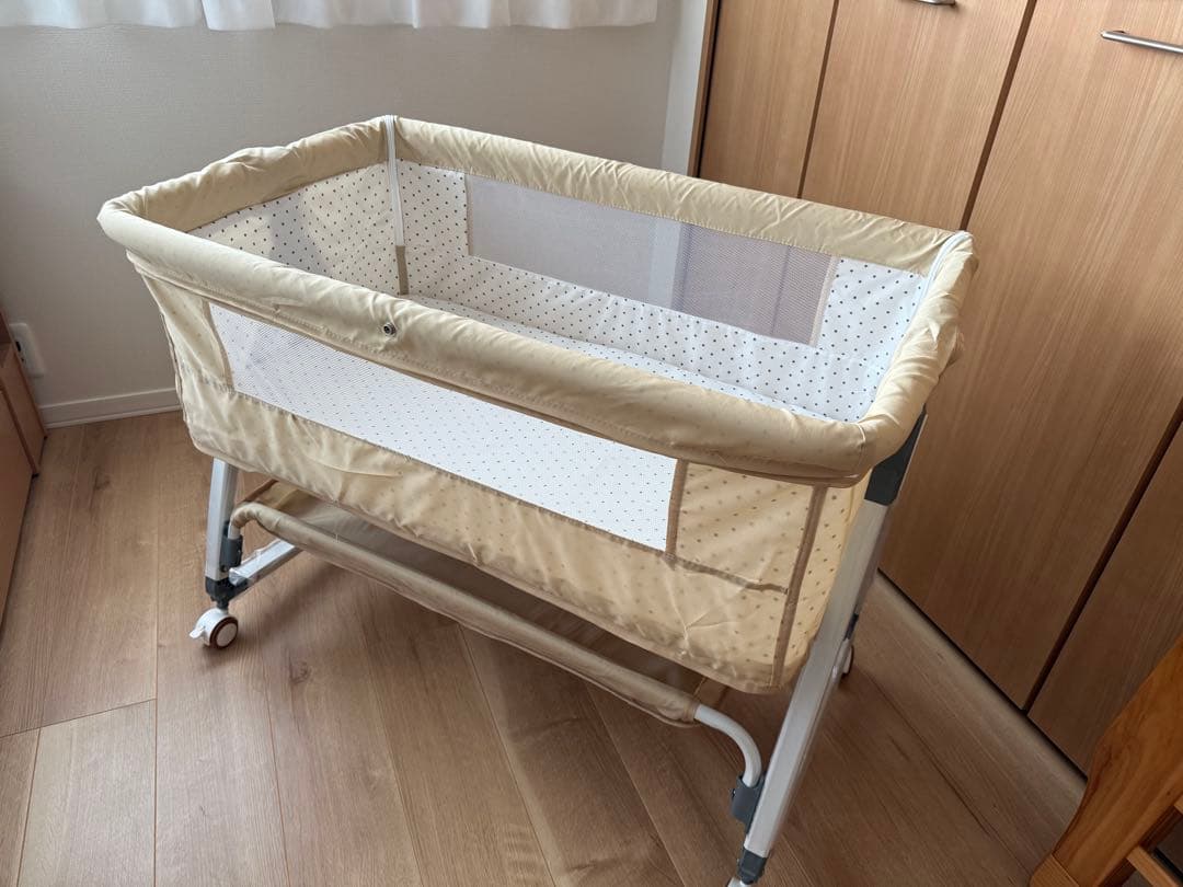 ベビーベッド 折りたたみ式 ベージュ