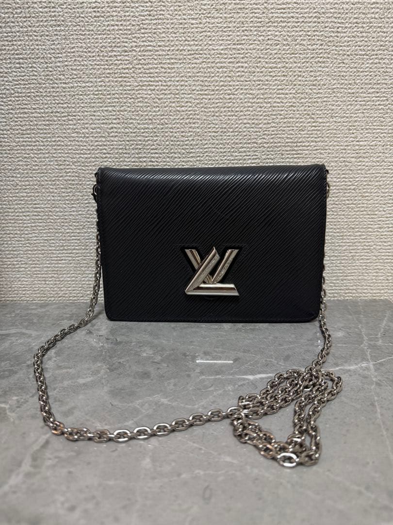 LOUIS VUITTON チェーンウォレット　ポルトフォイユ