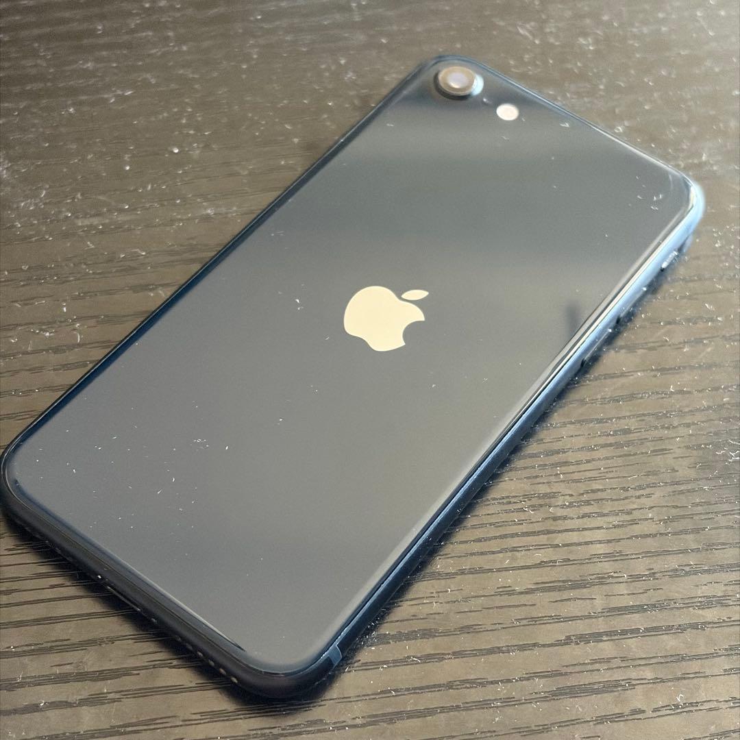 iPhone SE 第3世代 64GB ミッドナイト バッテリー84%