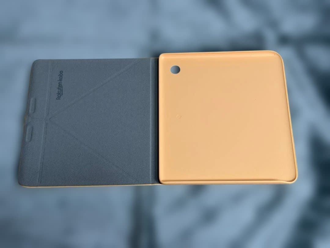 【超美品】Kobo Libra Colour ブラック+カバー　電子書籍リーダー