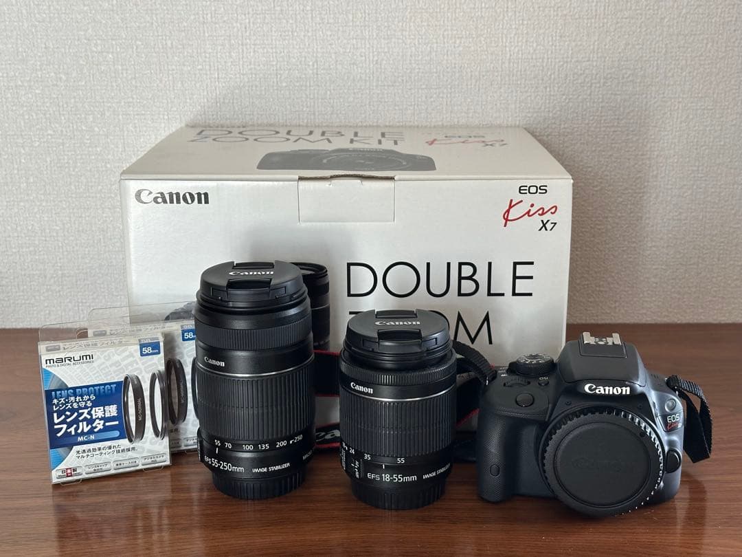 Canon EOSkiss x7ダブルズームキット (レンズ保護フィルター付き)