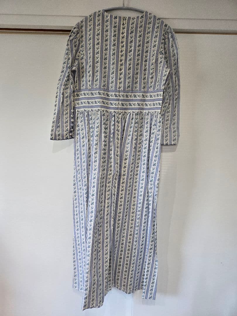 holiday ストライプ　フラワー　ロングワンピース