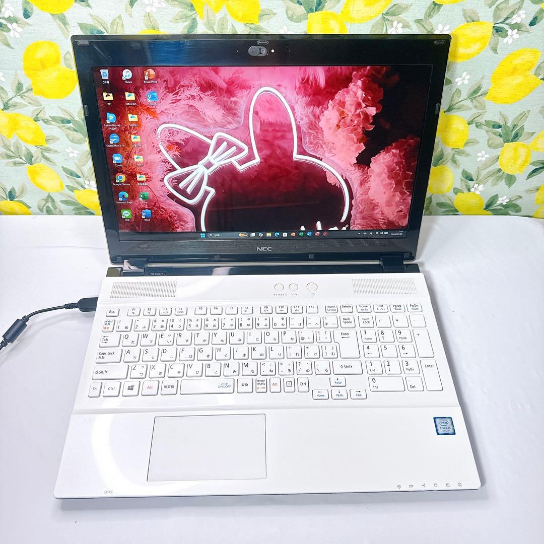 新品SSD❤️特典マウス付き❤️大人気ホワイト❤️お部屋のインテリアにも馴染む❤️