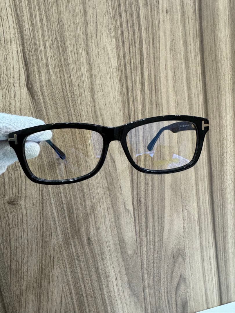 トムフォード　サングラス　TF5146　001　箱付き