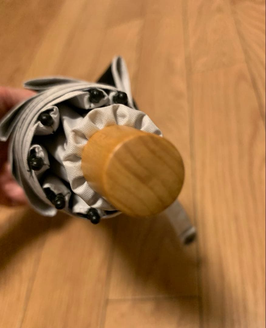 【新品未使用】SUN BARRIER 100 折りたたみ日傘　２段折　ホワイト