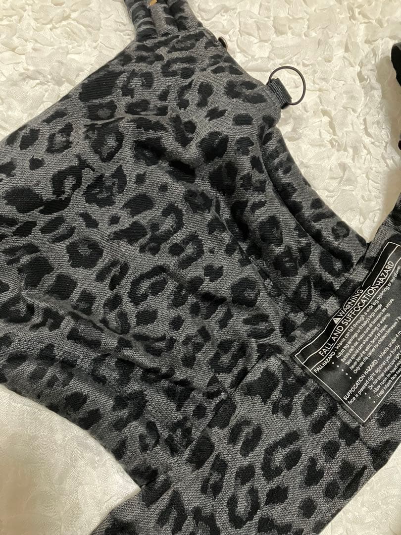 アーティポッペ 抱っこ紐 ヒョウ柄 レオパード