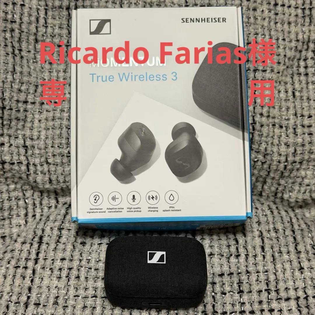 Ricardo Farias 　Sennheiser Momentum