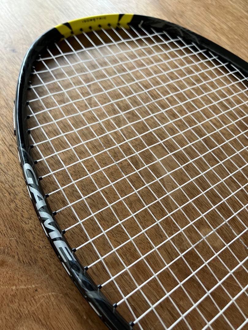 ほぼ未使用品　YONEXヨネックス ナノフレア1000 GAME 4UG5