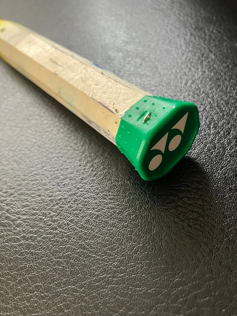 ほぼ未使用品　YONEXヨネックス ナノフレア1000 GAME 4UG5