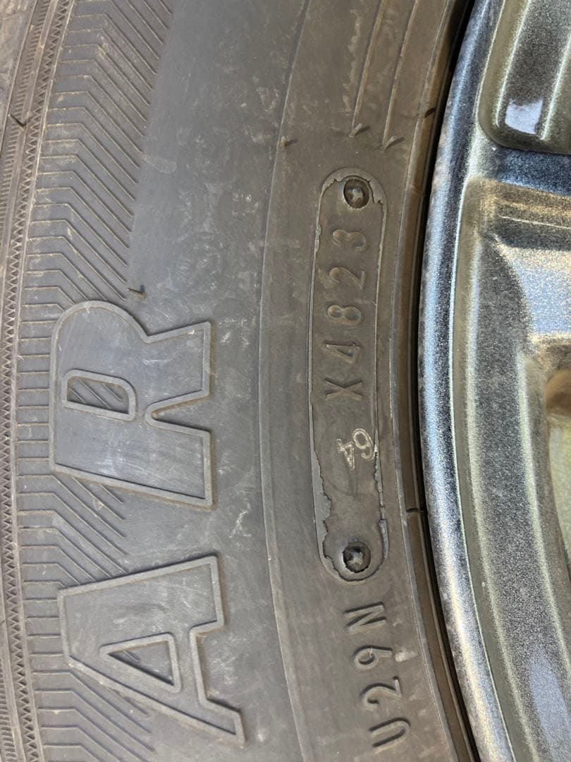 セレナ　スタッドレス　195\65R15