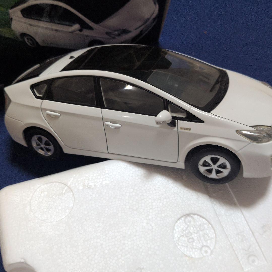 トヨタ プリウス 1/18 非売品モデル