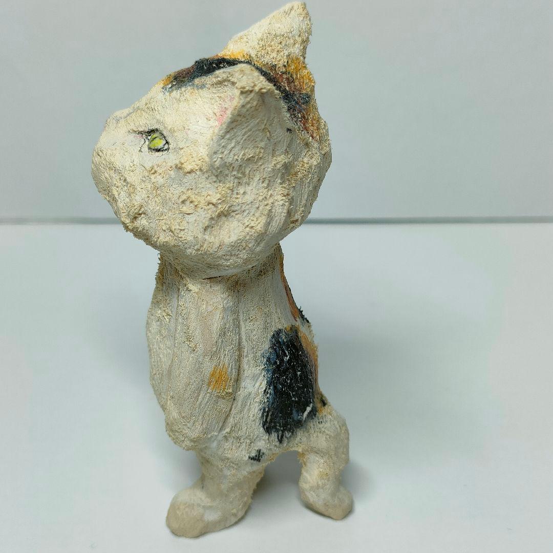 usaneko　戸川五十生　tiny cats 　樟にアクリ猫の木製彫刻