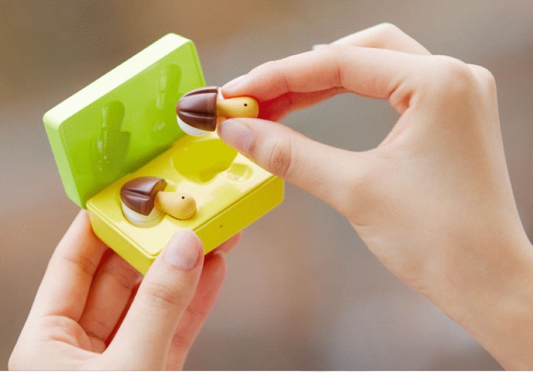 限定3,500台　明治　きのこの山ワイヤレスイヤホン　Makuake