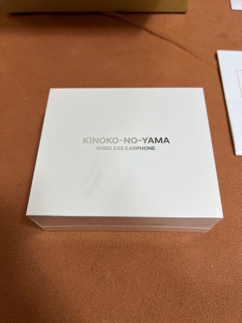 限定3,500台　明治　きのこの山ワイヤレスイヤホン　Makuake